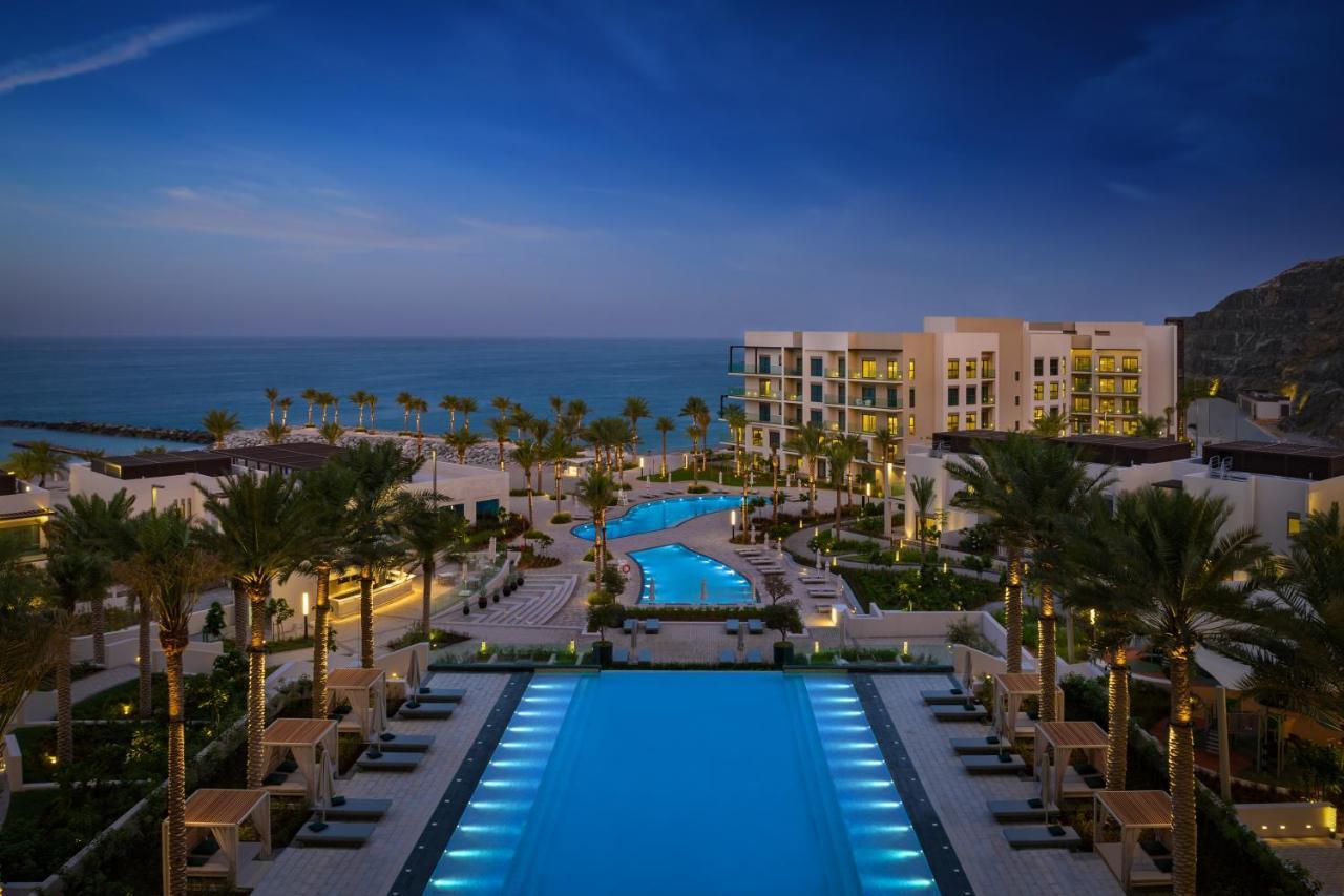 Address Beach Resort Fujairah Al Aqah Luaran gambar The pool at the Ritz-Carlton, Ras Al Khaimah