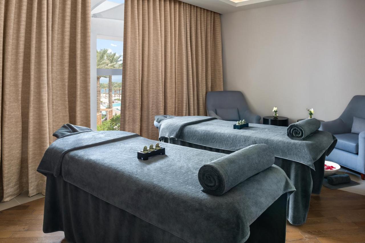 Address Beach Resort Fujairah Al Aqah Luaran gambar Massage beds