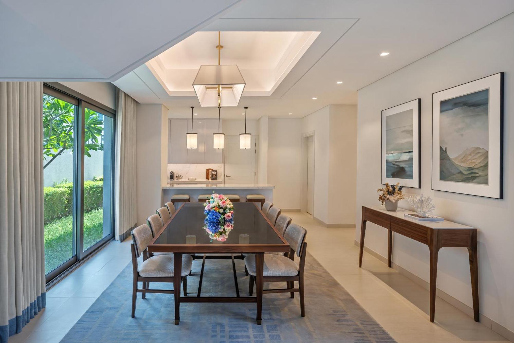 Address Beach Resort Fujairah Al Aqah Bilik gambar A dining room